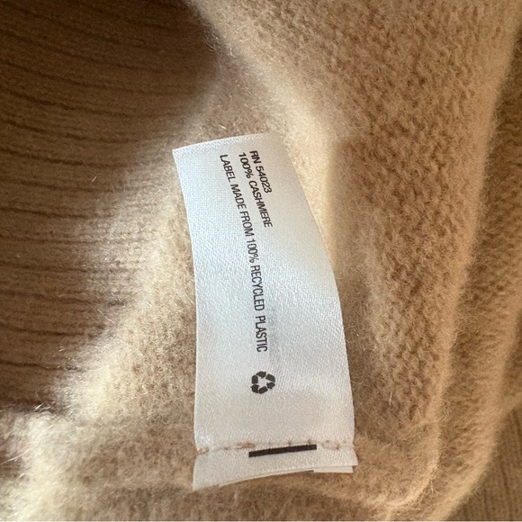 GAP - 100% Cashmere Pullover Crewneck Sweater in Camel - Size XL - Picture 6 of 6